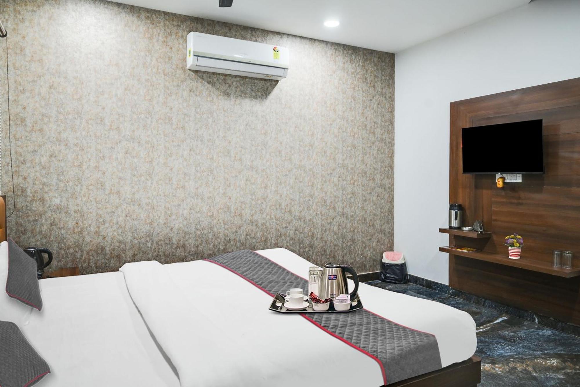 Townhouse Oak Hotel Ar Ganges Premium فاراناسي المظهر الخارجي الصورة